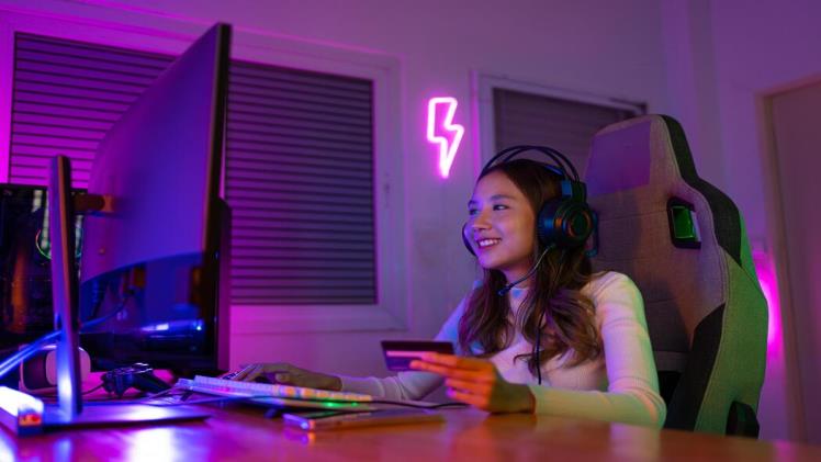 Online Gaming in the Era of Player Choice